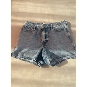 Hollister Vintage Style Ultra High Rise 90s Mom Denim Shorts (D)